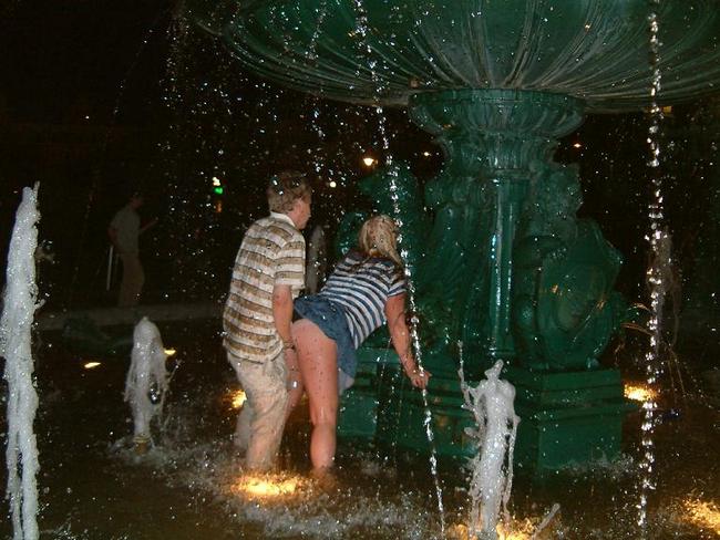 Грязные потрахушки с выпившими телами 10 фото