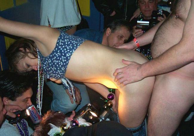 Грязные потрахушки с выпившими телами 6 фото