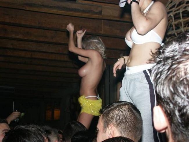 Пьяные девушки фото делают себе с удовольствием 3 фото