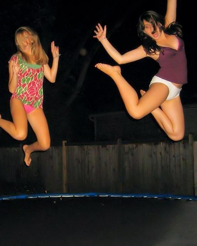 Пьяные сучки развлекаться со своими подругами 2 фото