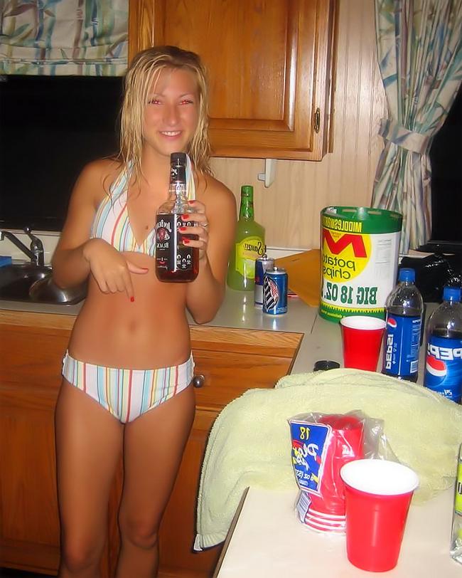Пьяные сучки развлекаться со своими подругами 11 фото