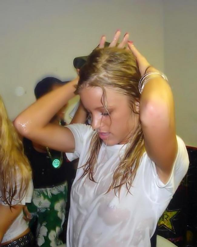 Пьяные сучки развлекаться со своими подругами 10 фото