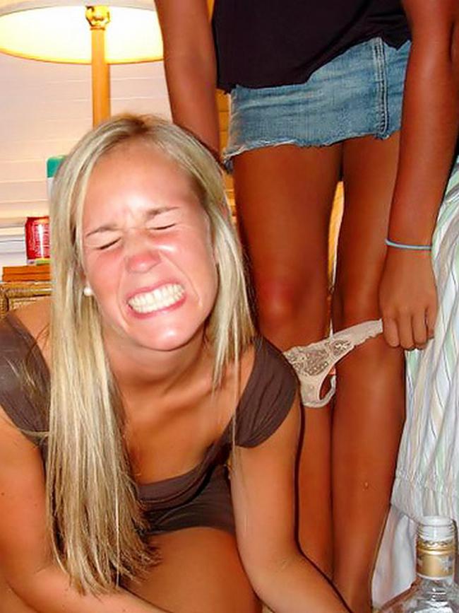 Когда пьяные давалки остаются наедине 1 фото