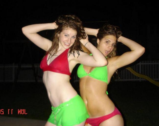 Развратные девки на голых вечеринках 14 фото