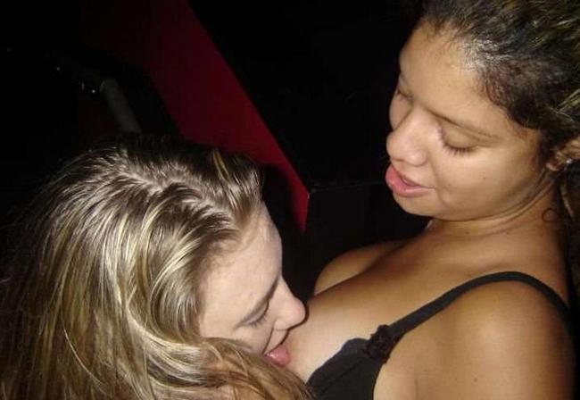 Пьяные малышки лижут киски 9 фото