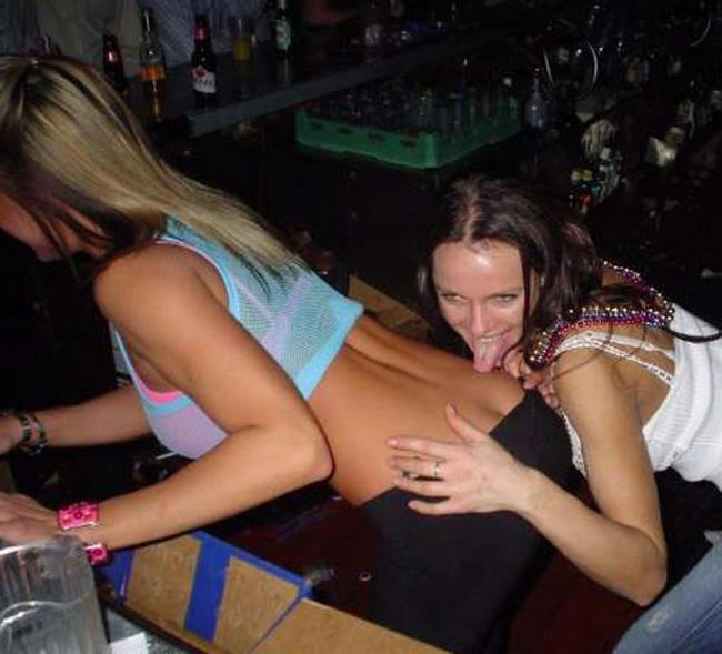 Пьяные малышки лижут киски 14 фото