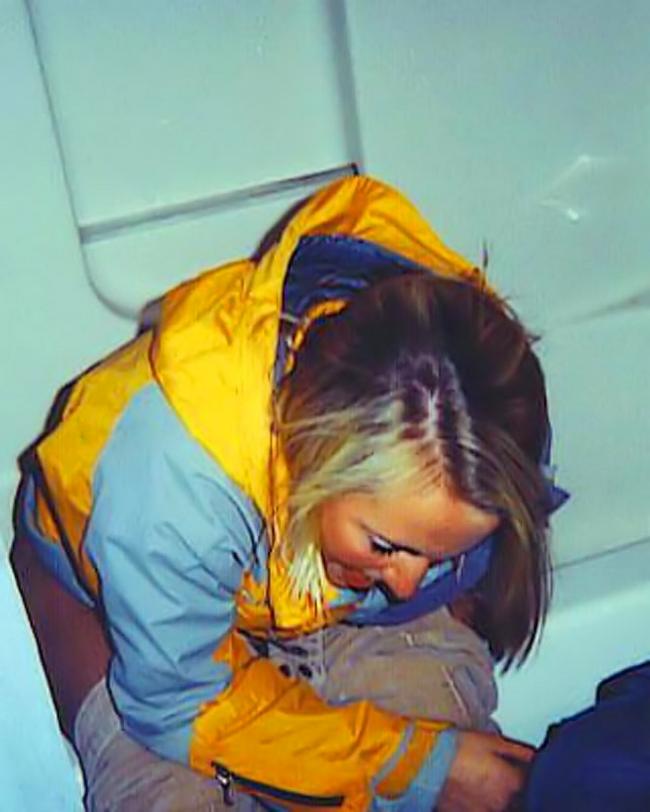 Голые вечеринки с мега возбужденными телками 7 фото