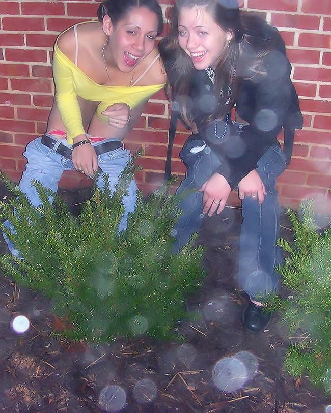 Голые вечеринки с мега возбужденными телками 9 фото