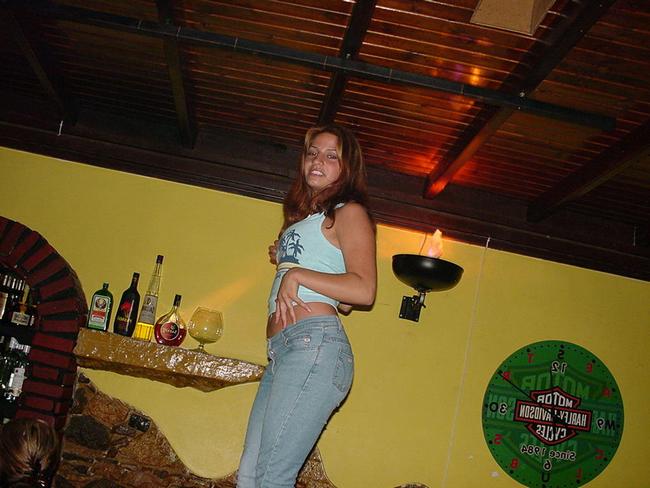 Сильно пьяные и голые подруги 14 фото