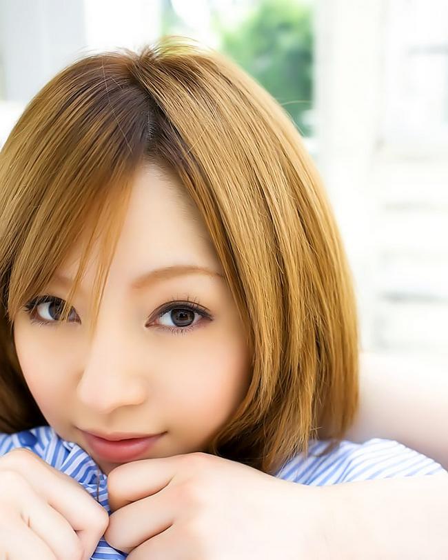 Шлюшка в белье и небритой пиздой хочет трахнуться 2 фото