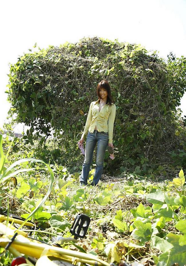 Улыбчивая азиаточка хочет трахаться 8 фото