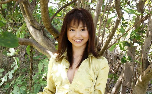 Улыбчивая азиаточка хочет трахаться 9 фото