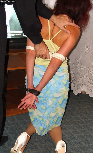 Разнообразные связанные красотки возбуждают 6 фото