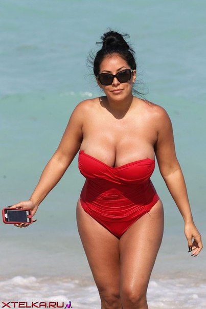 Красивые девушки с аппетитными формами 13 фото