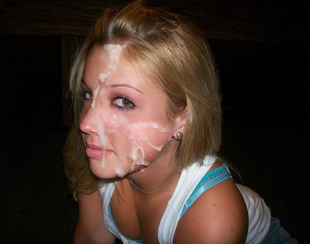 Встают раком и показывают попы 8 фото