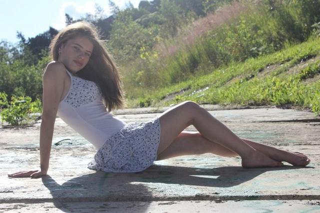 Молоденькие лапочки в купальниках 24 фото