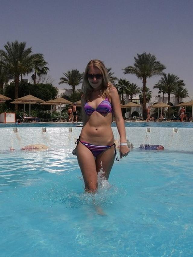 Молоденькие лапочки в купальниках 11 фото