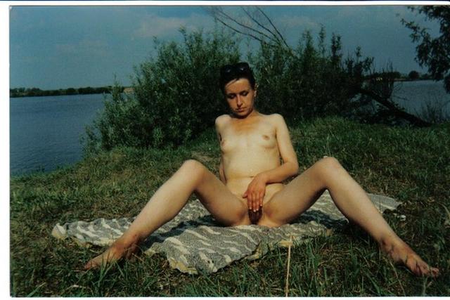 Девушки на отдыхе оголили тела 17 фото