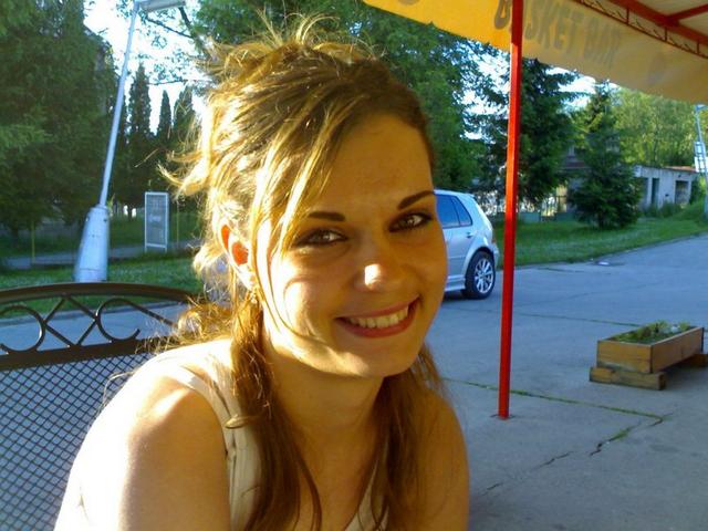 Двадцатитетняя Аленка делает минет 30 фото