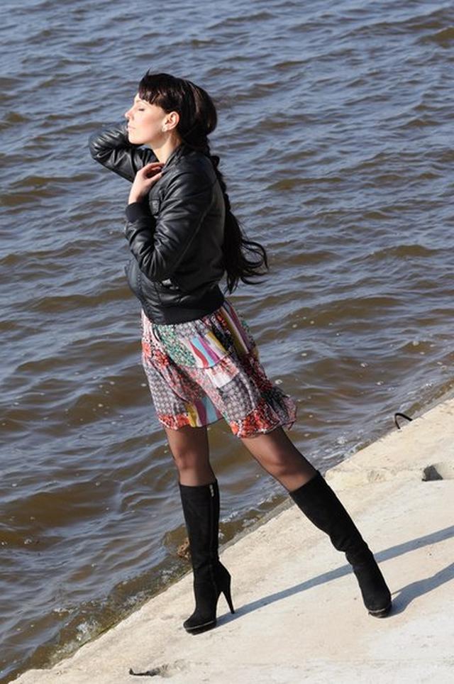 Очень красивая брюнетка для настоящих эстетов 27 фото