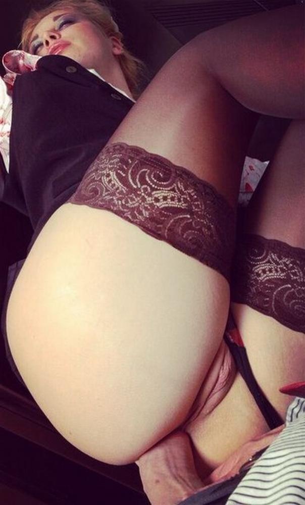 Большие члены таранят девичьи попы 15 фото