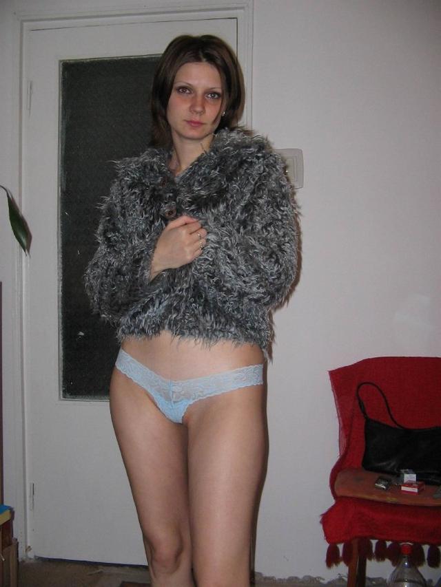 Худенькая София наслаждается сексом 1 фото