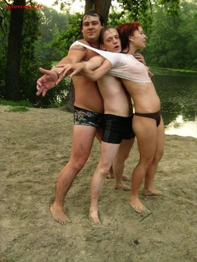 Ночью возле реки все разделись 8 фото