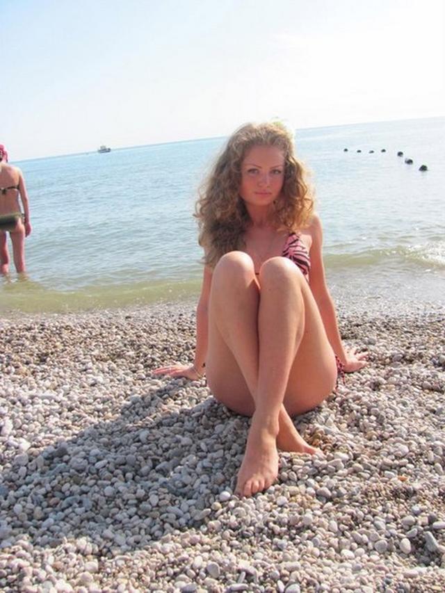 Очень красивая девушка сильно заводит 10 фото