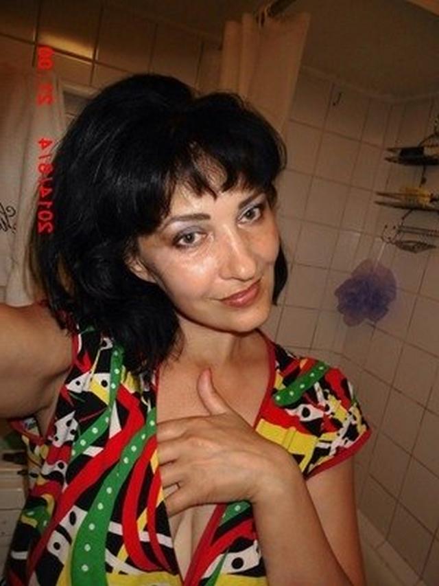 Роскошные домохозяйки открыто соблазняют 2 фото