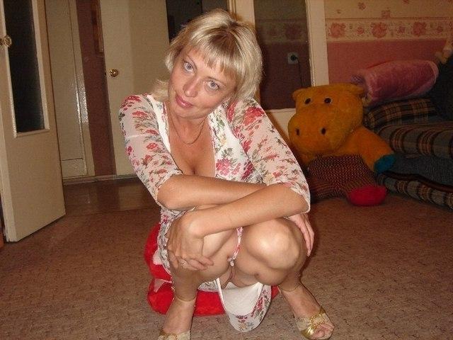 Красавицы в трусиках и без них 24 фото