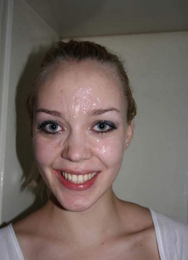 Сперма льется на мордахи красоток 12 фото