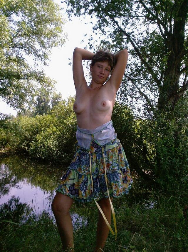 Деревенская зрелка без одежды 3 фото