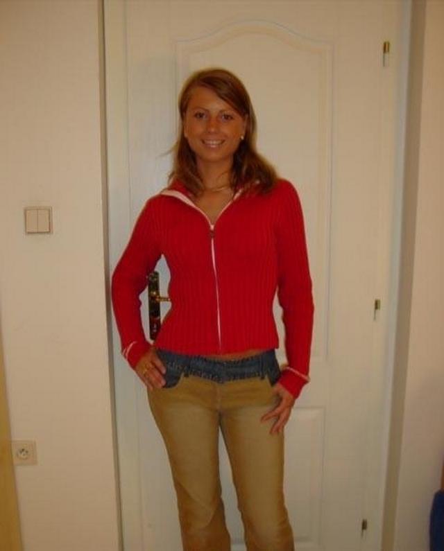 Парень поимел свою женщину на кровати 1 фото