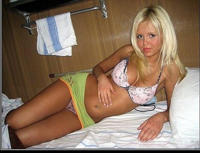 Сексуальные девки раздеваются в поездах 25 фото