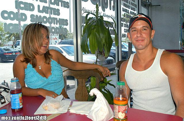 Вульгарная блондинка любит большие члены 1 фото