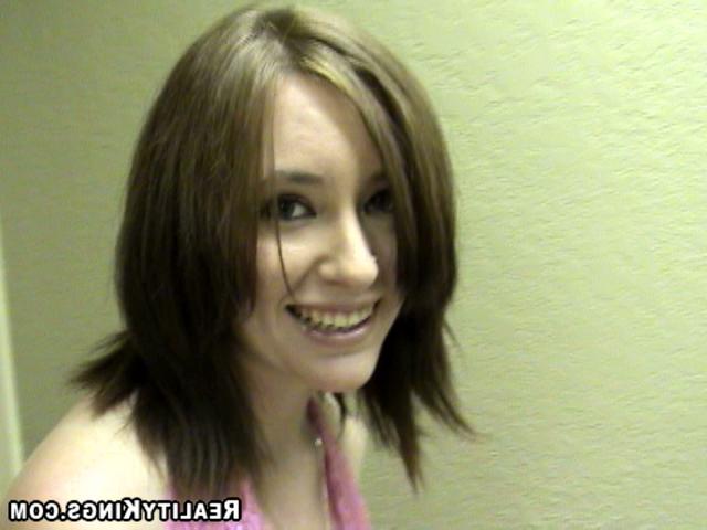 Молоденькая потаскуха резво отдается 4 фото