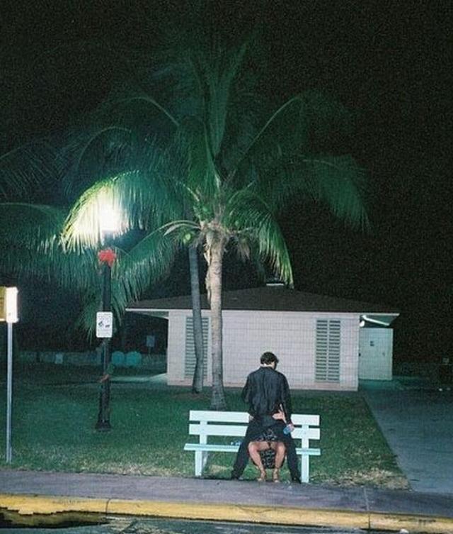 Парочки трахаются не скрываясь 7 фото