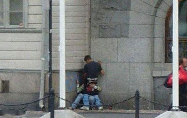 Парочки трахаются не скрываясь 6 фото