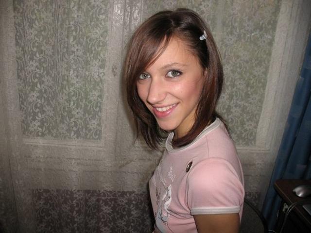 Худенькая Лида в черном белье 8 фото