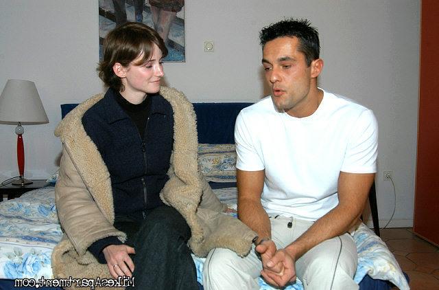 Худая стерва насадилась на большой член 5 фото