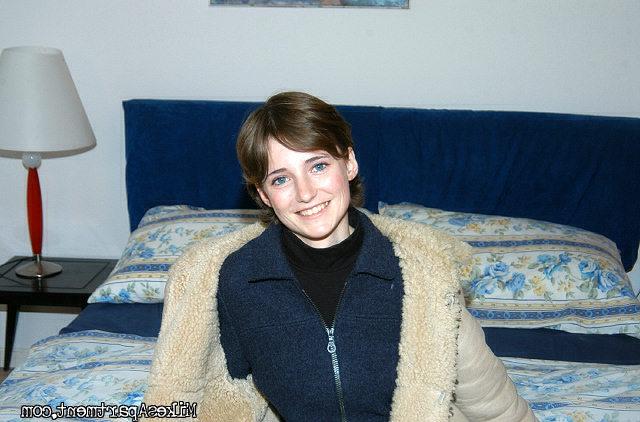 Худая стерва насадилась на большой член 4 фото