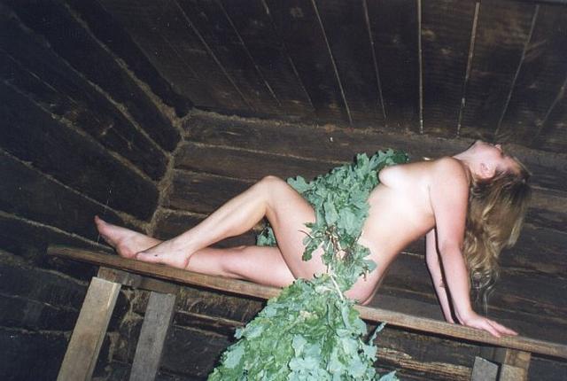 Деревенские девки отдыхают в баньке 21 фото