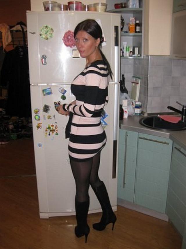 Телочки разминают свои дырки стволами 26 фото