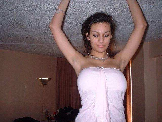 Спелые вишенки обнажились перед камерой 19 фото