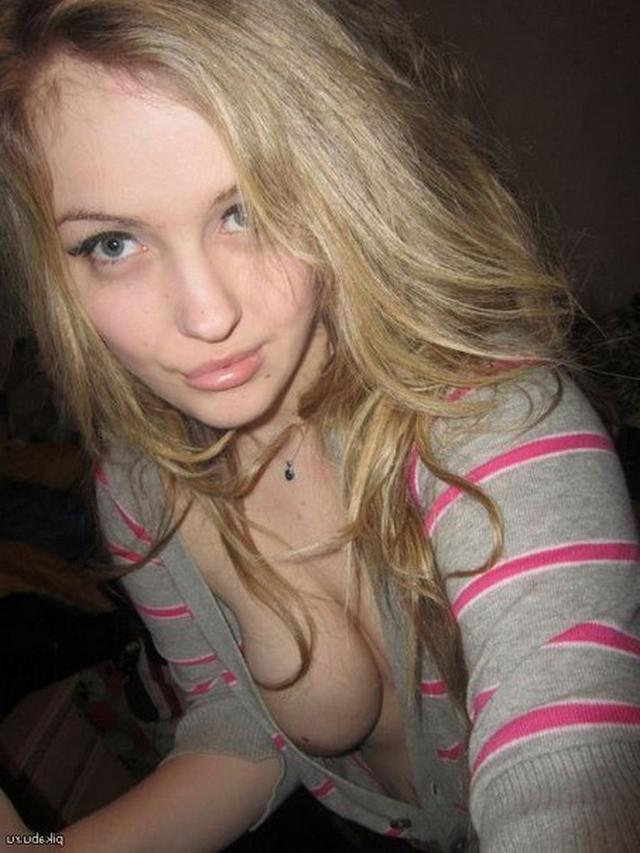 Девушки решили показать свои дырки 11 фото