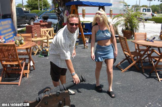 Блондинка разрешила оттрахать себя 4 фото