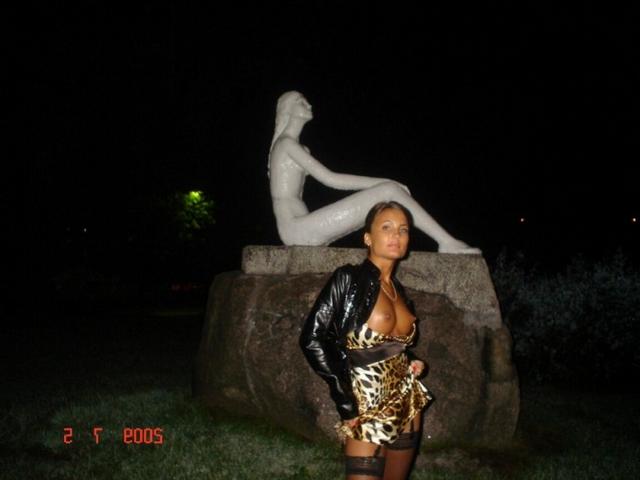 Загорелая Юлька насадилась на болт 9 фото