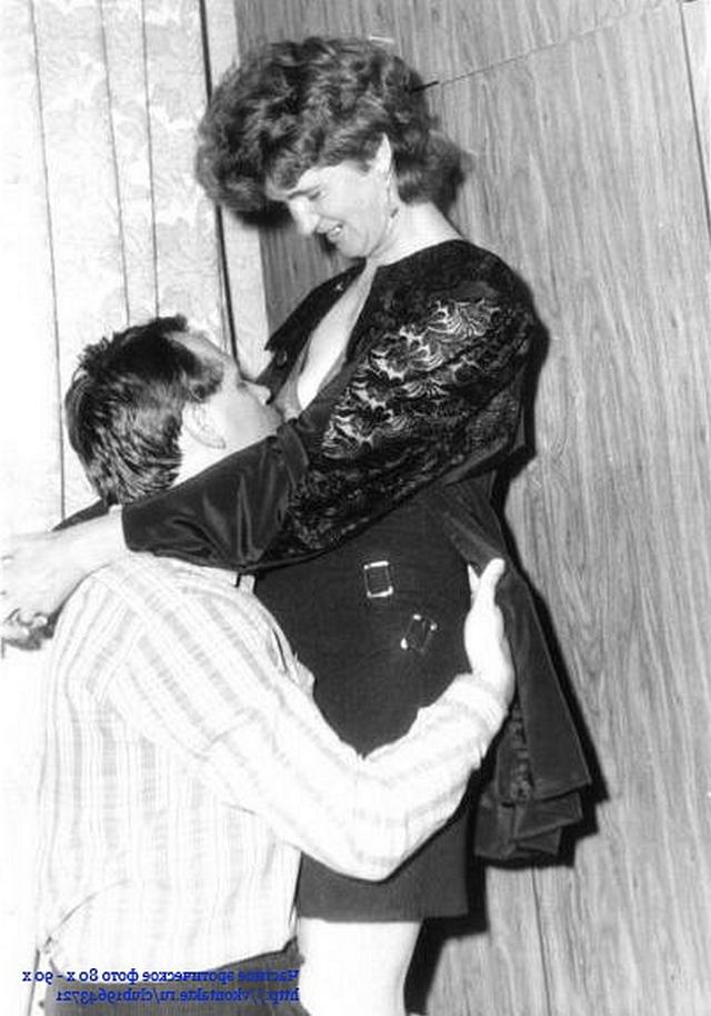 Советская парочка активно трахается 2 фото