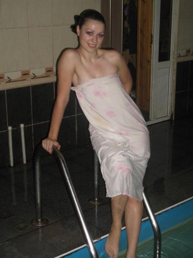 Голые молодухи развлекаются в бане 4 фото