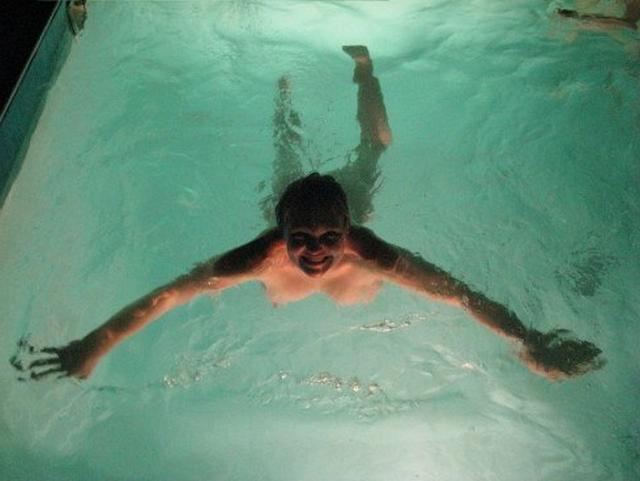 Голые молодухи развлекаются в бане 15 фото